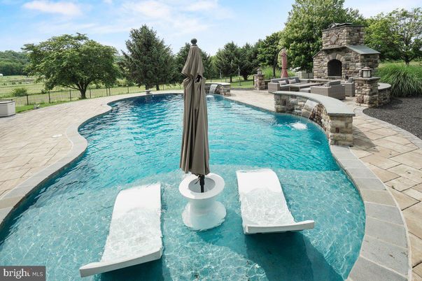 Exterior, Fireplace, Pool