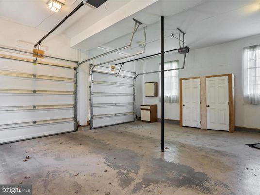 Garage, Interior