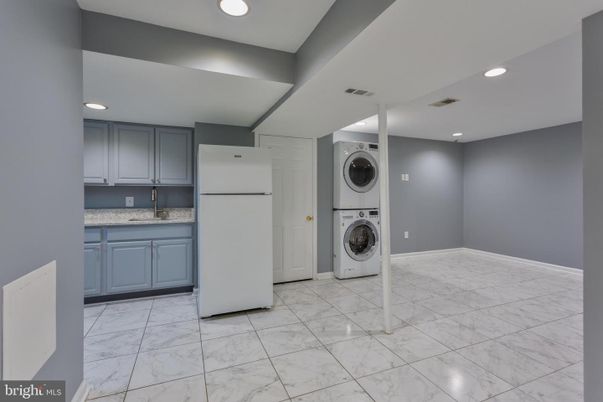 Interior, Marble, Recessed Lighting, Utility Closets, Washer
