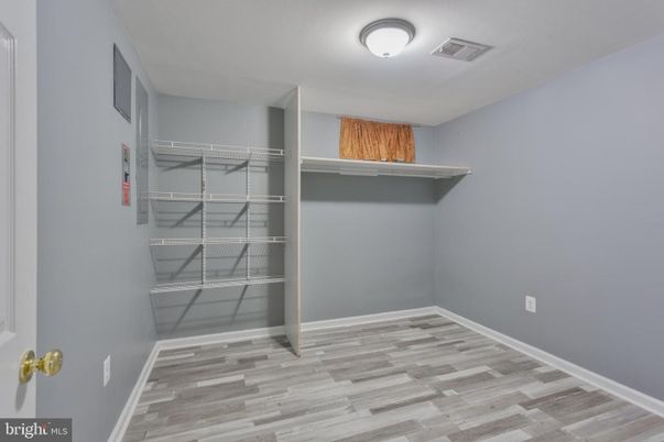 Interior, Walk-in Closets, Wood Texture Flooring