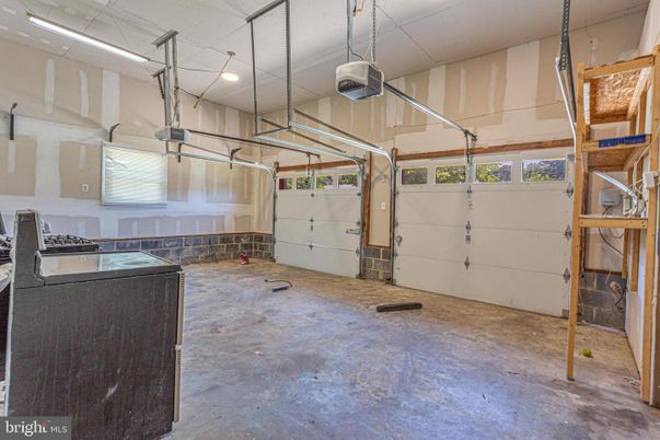 Garage, Interior, Washer