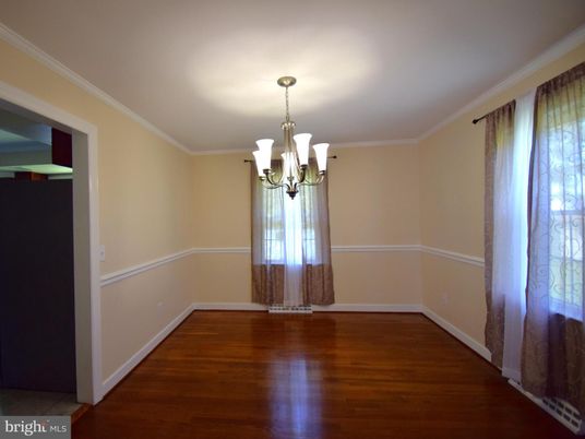 Chandelier, Empty room, Interior, Wood Texture Flooring