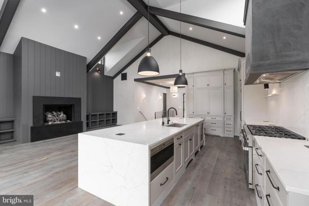 Fireplace, Interior, Kitchen, Pendant Lights, Recessed Lighting, Wood Texture Flooring
