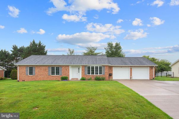 Attached, Exterior, Facade, Brick Facade, Ranch