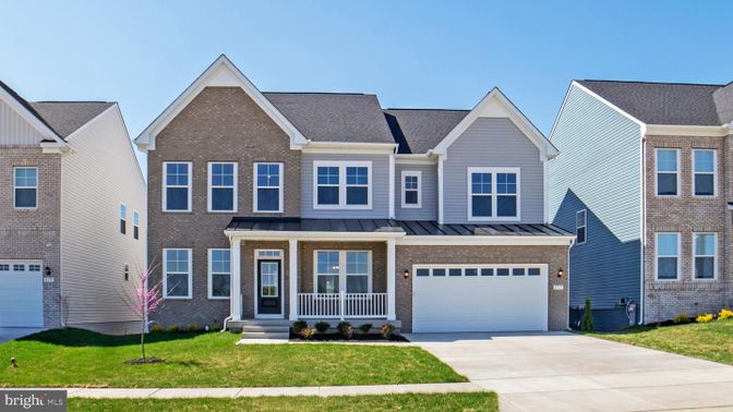 Attached, Exterior, Facade, Brick Facade, Farmhouse