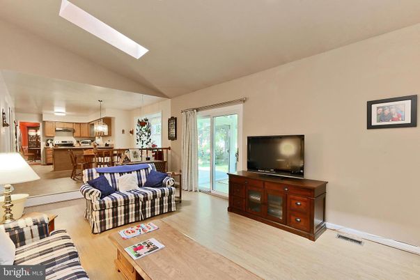 Interior, Kitchen, Living room, Pendant Lights, Stainless Steel Appliances, Wood Texture Flooring