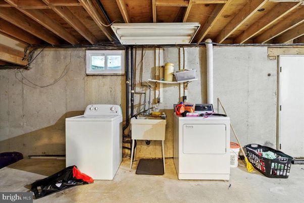 Interior, Washer, Wooden Beams, Wooden Ceilings