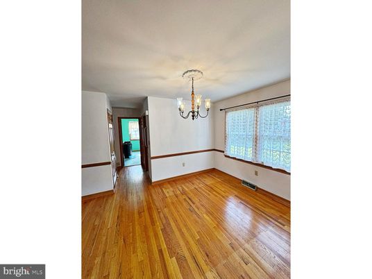 Chandelier, Empty room, Interior, Wood Texture Flooring