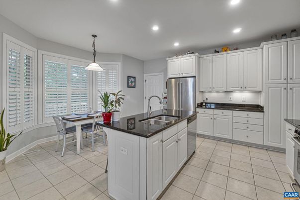 Dining room, Interior, Kitchen, Pendant Lights, Recessed Lighting, Stainless Steel Appliances