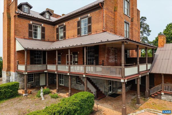 Exterior, Facade, Brick Facade, Rowhouse