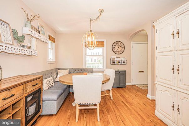 Chandelier, Dining room, Interior, Pendant Lights, Wood Texture Flooring
