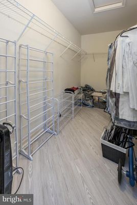 Interior, Walk-in Closets, Wood Texture Flooring