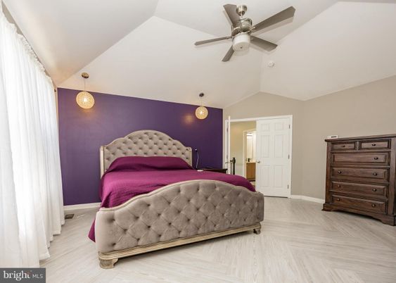 Bedroom, Interior, Pendant Lights, Wood Texture Flooring