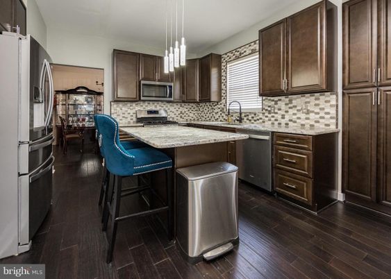 Interior, Kitchen, Pendant Lights, Wood Texture Flooring