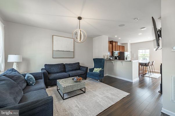 Interior, Kitchen, Living room, Pendant Lights, Recessed Lighting, Wood Texture Flooring