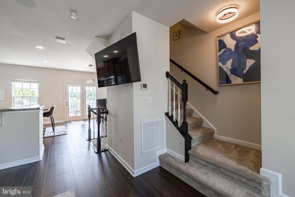 Interior, Pendant Lights, Recessed Lighting, Wood Texture Flooring