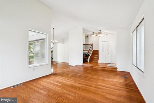 Chandelier, Empty room, Interior, Wood Texture Flooring