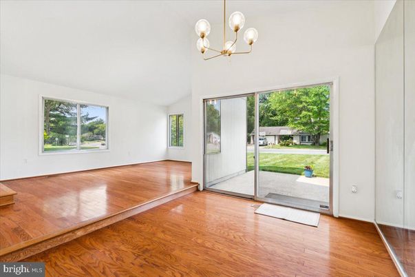 Chandelier, Empty room, Interior, Wood Texture Flooring
