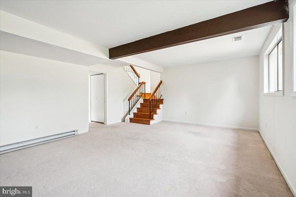 Empty room, Interior, Wooden Beams