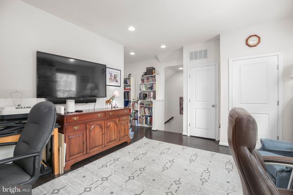 Home Office, Interior, Recessed Lighting, Wood Texture Flooring