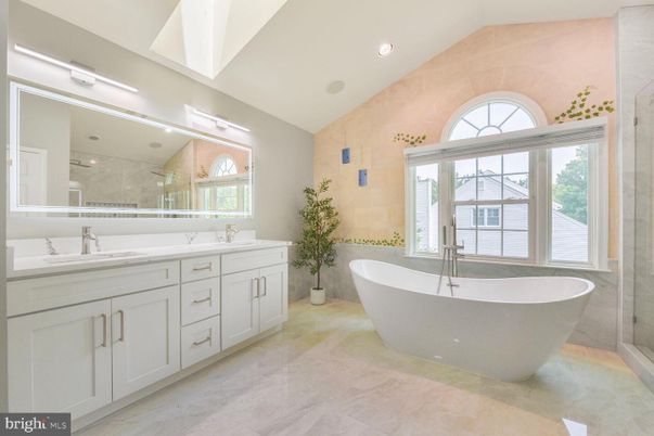 Bathroom, Dual Sink Vanities, Free Standing Baths, Glass Shower, Interior, Recessed Lighting