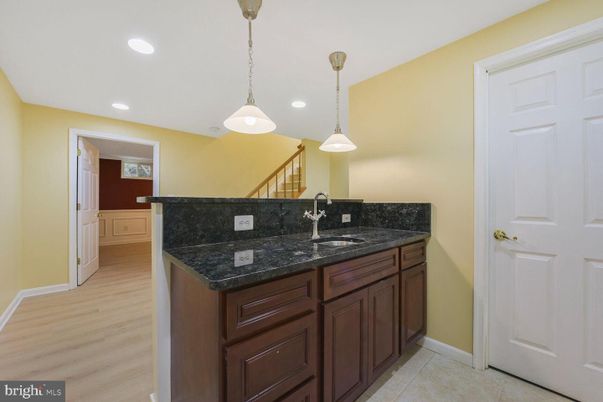 Bathroom, Interior, Pendant Lights, Recessed Lighting, Wood Texture Flooring