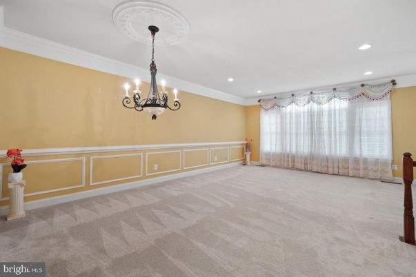 Chandelier, Empty room, Interior, Recessed Lighting