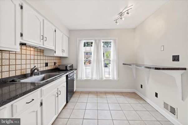 Interior, Kitchen, Tile Countertops