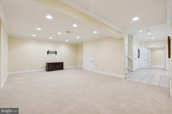 Empty room, Interior, Recessed Lighting