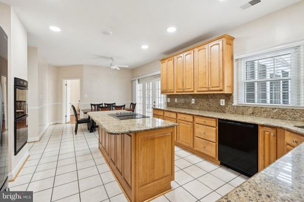 Dining room, Interior, Kitchen, Recessed Lighting