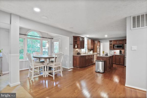 Dining room, Interior, Kitchen, Recessed Lighting, Wood Texture Flooring