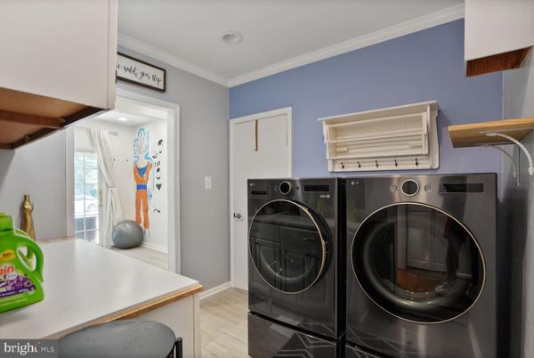Interior, Recessed Lighting, Utility Closets, Washer, Wood Texture Flooring