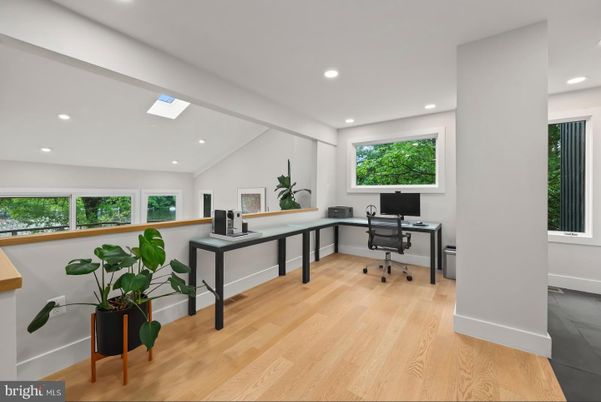 Home Office, Interior, Recessed Lighting, Wood Texture Flooring
