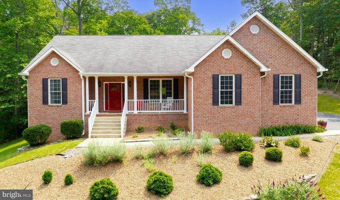 Exterior, Facade, Brick Facade, Brick Traditional
