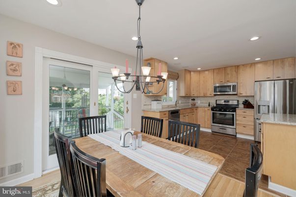 Chandelier, Dining room, Interior, Kitchen, Recessed Lighting, Stainless Steel Appliances