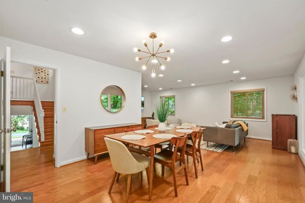 Dining room, Interior, Living room, Pendant Lights, Recessed Lighting, Wood Texture Flooring