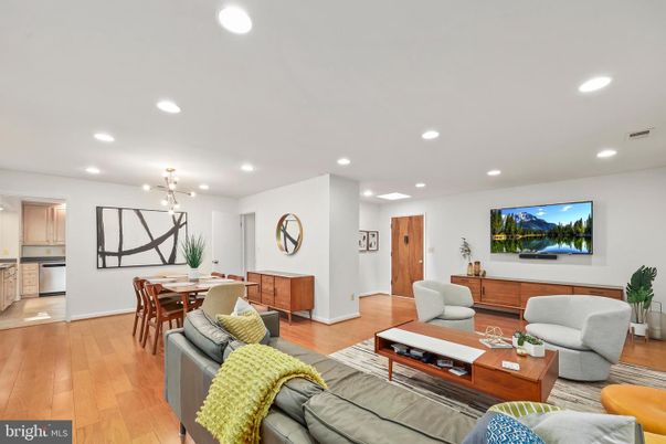 Dining room, Interior, Living room, Pendant Lights, Recessed Lighting, Wood Texture Flooring