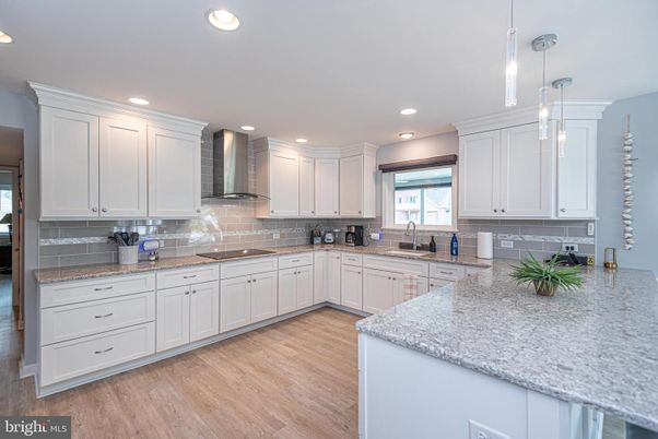 Interior, Kitchen, Pendant Lights, Recessed Lighting, Wood Texture Flooring