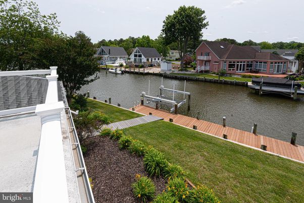 Exterior, Water
