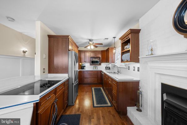 Fireplace, Interior, Kitchen, Wood Texture Flooring