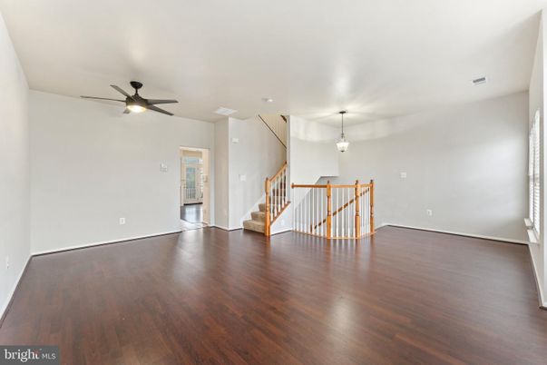Empty room, Interior, Pendant Lights, Wood Texture Flooring