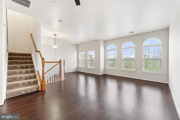 Empty room, Interior, Pendant Lights, Wood Texture Flooring