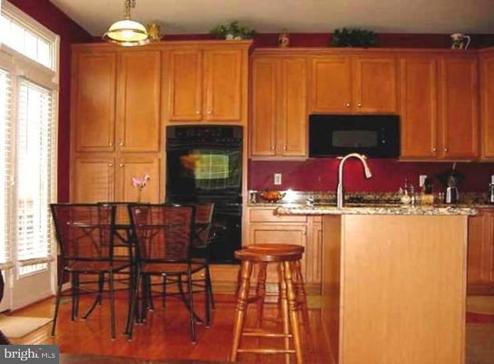 Interior, Kitchen, Pendant Lights, Wood Texture Flooring