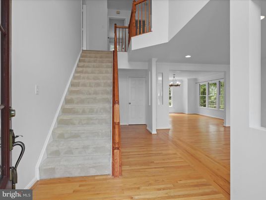 Interior, Pendant Lights, Recessed Lighting, Wood Texture Flooring