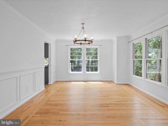 Chandelier, Empty room, Interior, Wood Texture Flooring