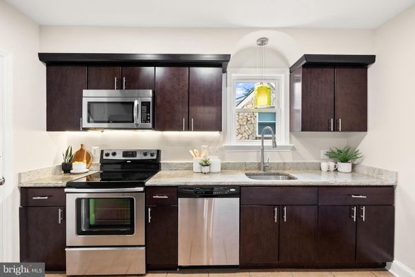 Interior, Kitchen, Pendant Lights, Stainless Steel Appliances