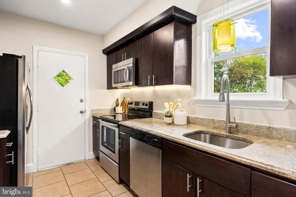Interior, Kitchen, Pendant Lights, Recessed Lighting