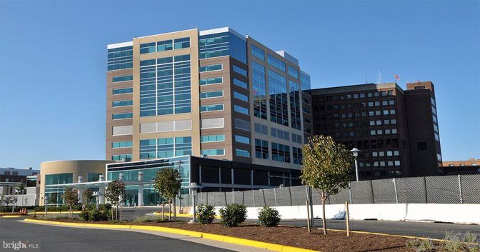 Exterior, Facade, Highrise