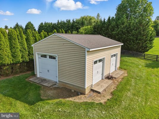 Backyard, Detached Garage, Exterior