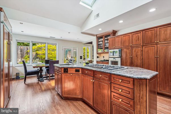 Dining room, Interior, Kitchen, Recessed Lighting, Wood Texture Flooring
